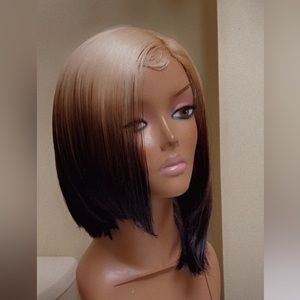 Women’s dark root blonde bob wig